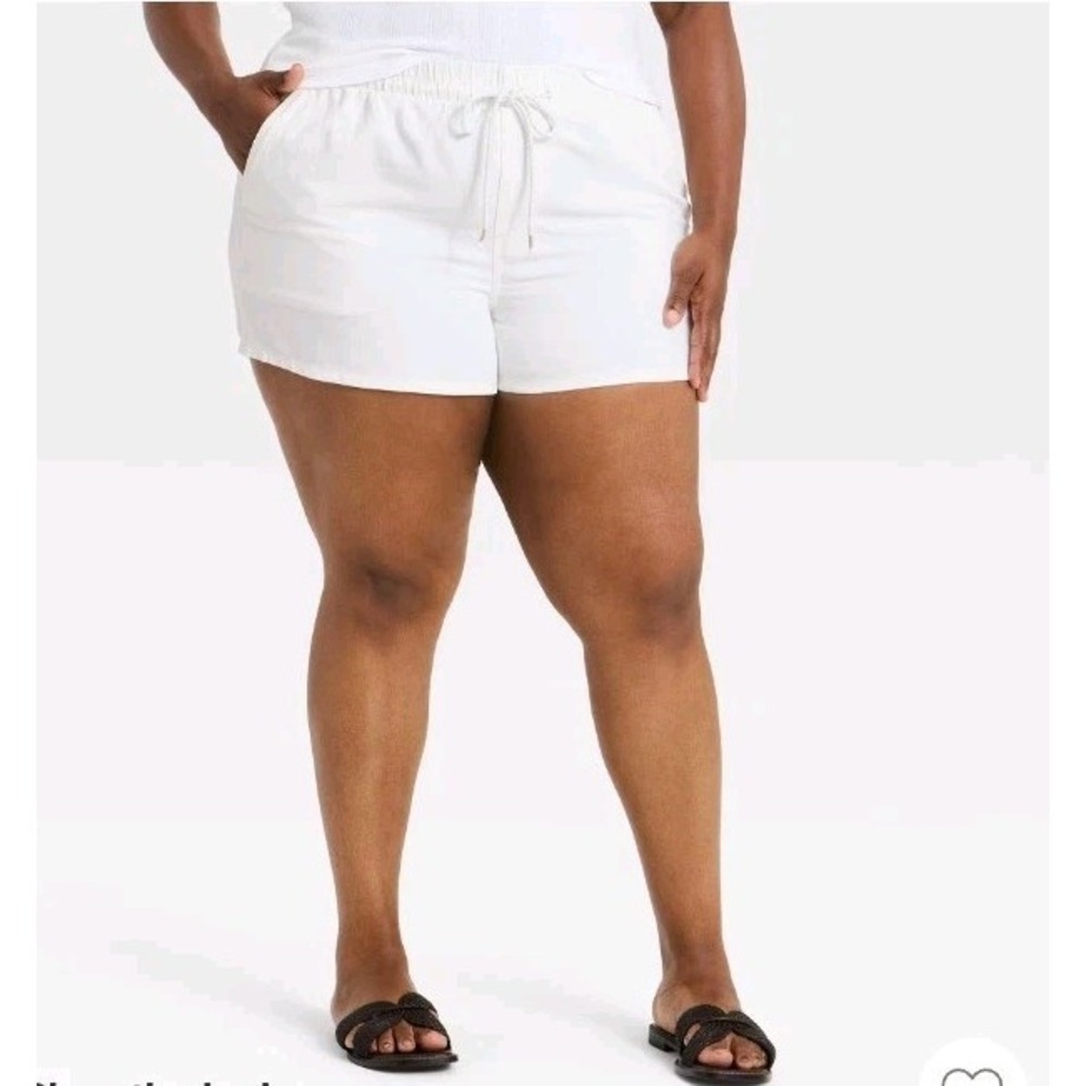 Universal Thread Women's Mid-Rise Linen-Blend Pull-On Beach Shorts White s